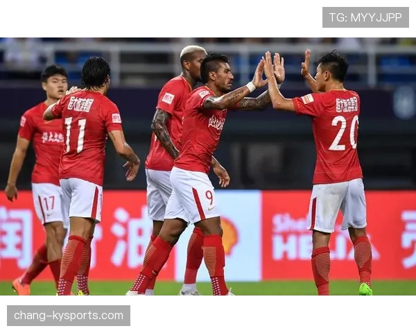 保利尼奥高位逼抢效率提升如何强化其跑位对防线的撕裂作用