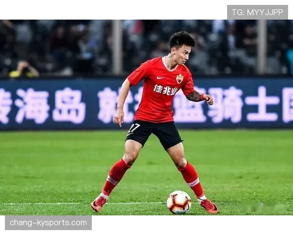 范志毅高位逼抢如何激活防线？关键战表现提升揭示战术价值