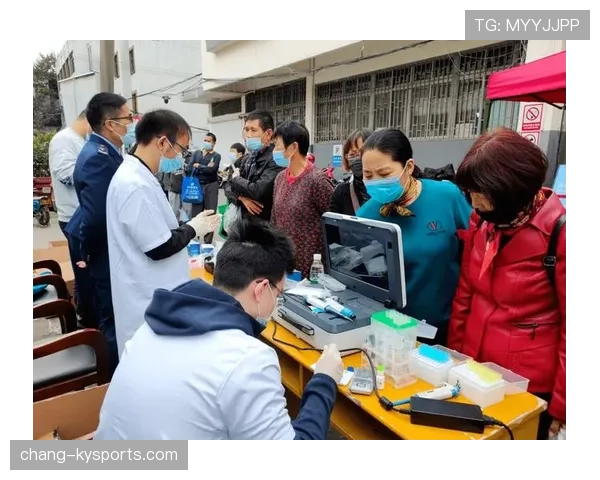 马龙训练后拎着菜篮子逛菜市场,阿姨们当场把他当自家人夸翻了 马龙训练后拎着菜篮子逛菜市场,阿姨们当场把他当自家人夸翻了